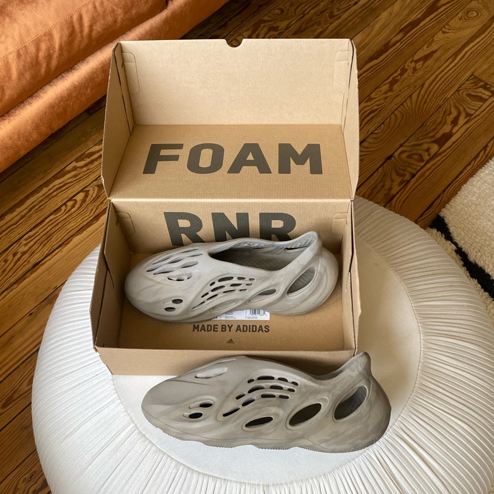 Men’s Yeezy Foam Runner Adidas Shoes
Size 12